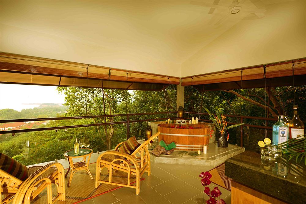 Ambong Rainforest Retreat Pantai Tengah  Exterior foto